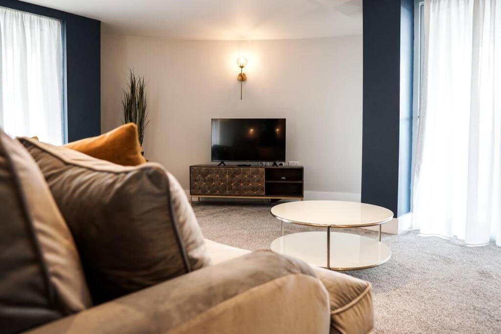 Beautiful 3 Bedroom Apartment By The Sea New Quay Extérieur photo
