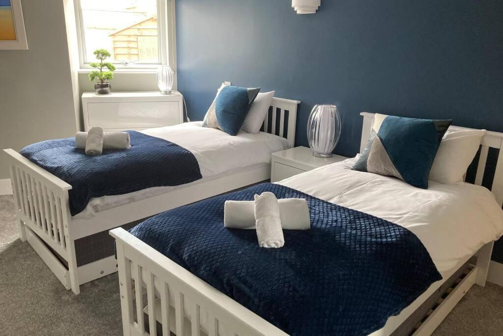 Beautiful 3 Bedroom Apartment By The Sea New Quay Extérieur photo