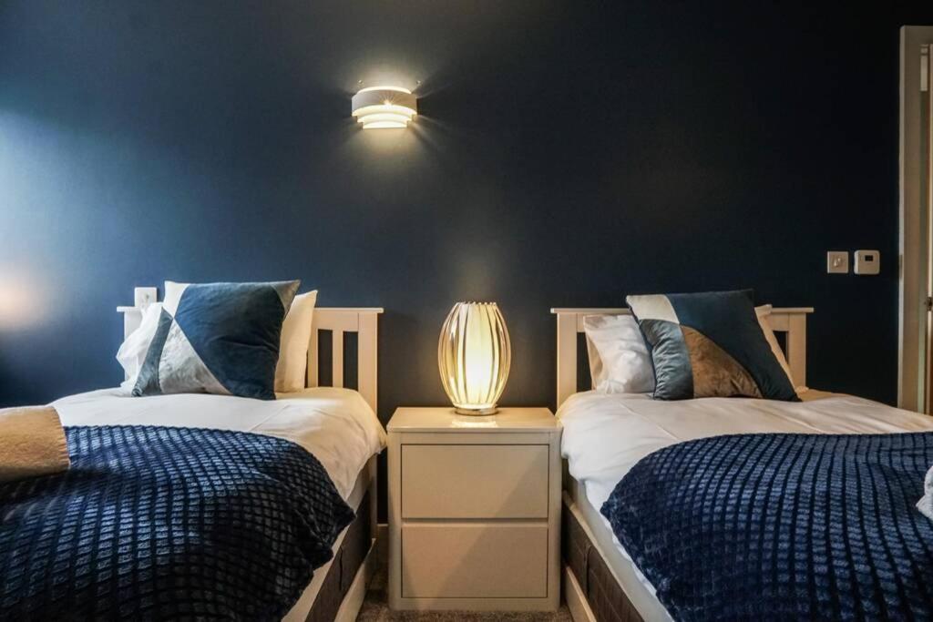 Beautiful 3 Bedroom Apartment By The Sea New Quay Extérieur photo