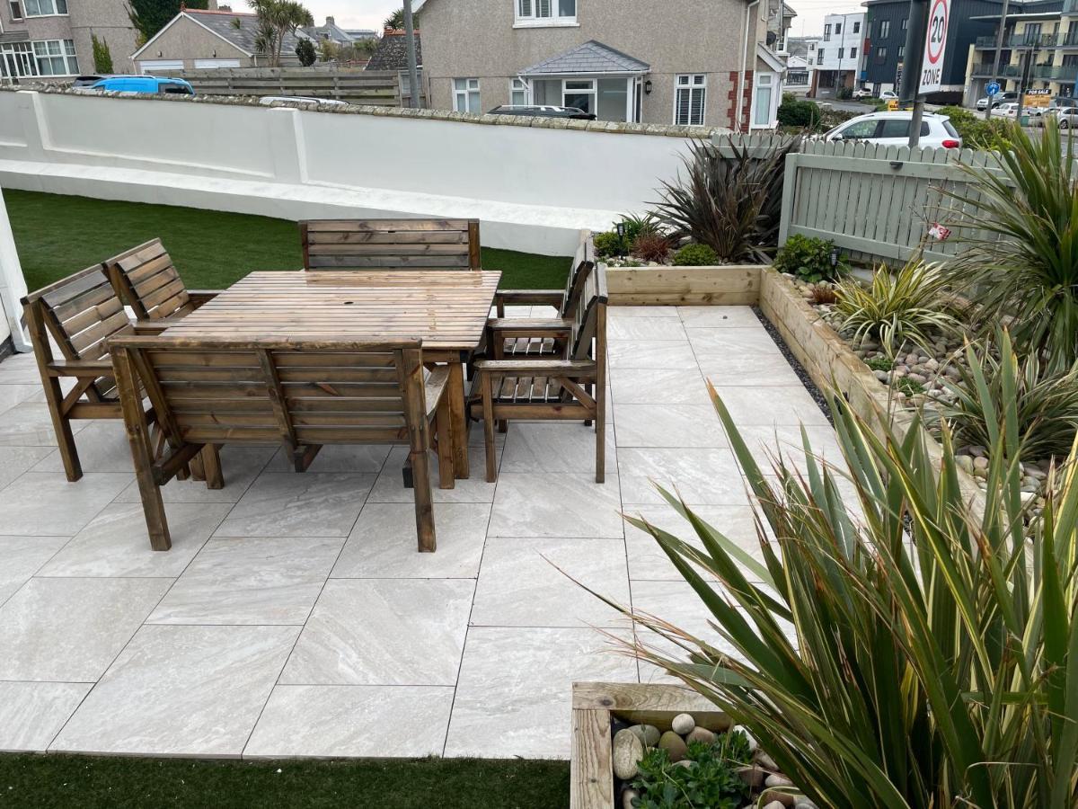 Beautiful 3 Bedroom Apartment By The Sea New Quay Extérieur photo